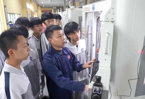 四川華鎣 課堂設到車間，訂單式職業教育精準賦能計算機人才就業